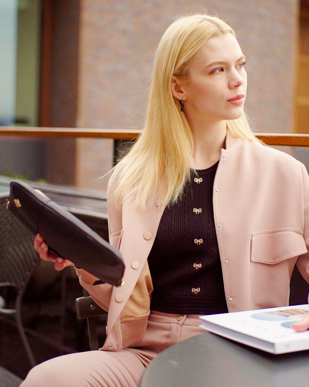 Yakası, Kolları ve Beli Lastikli Ceket-Pantolon Takım