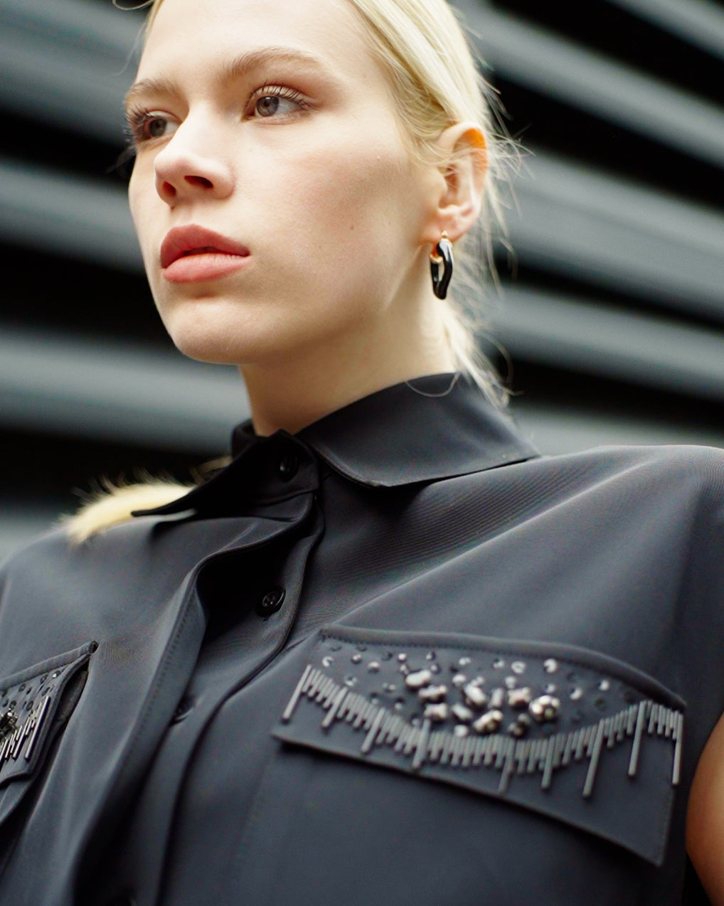 Gömlek Yaka Boncuk İşlemeli Yelek-Pantolon Takım