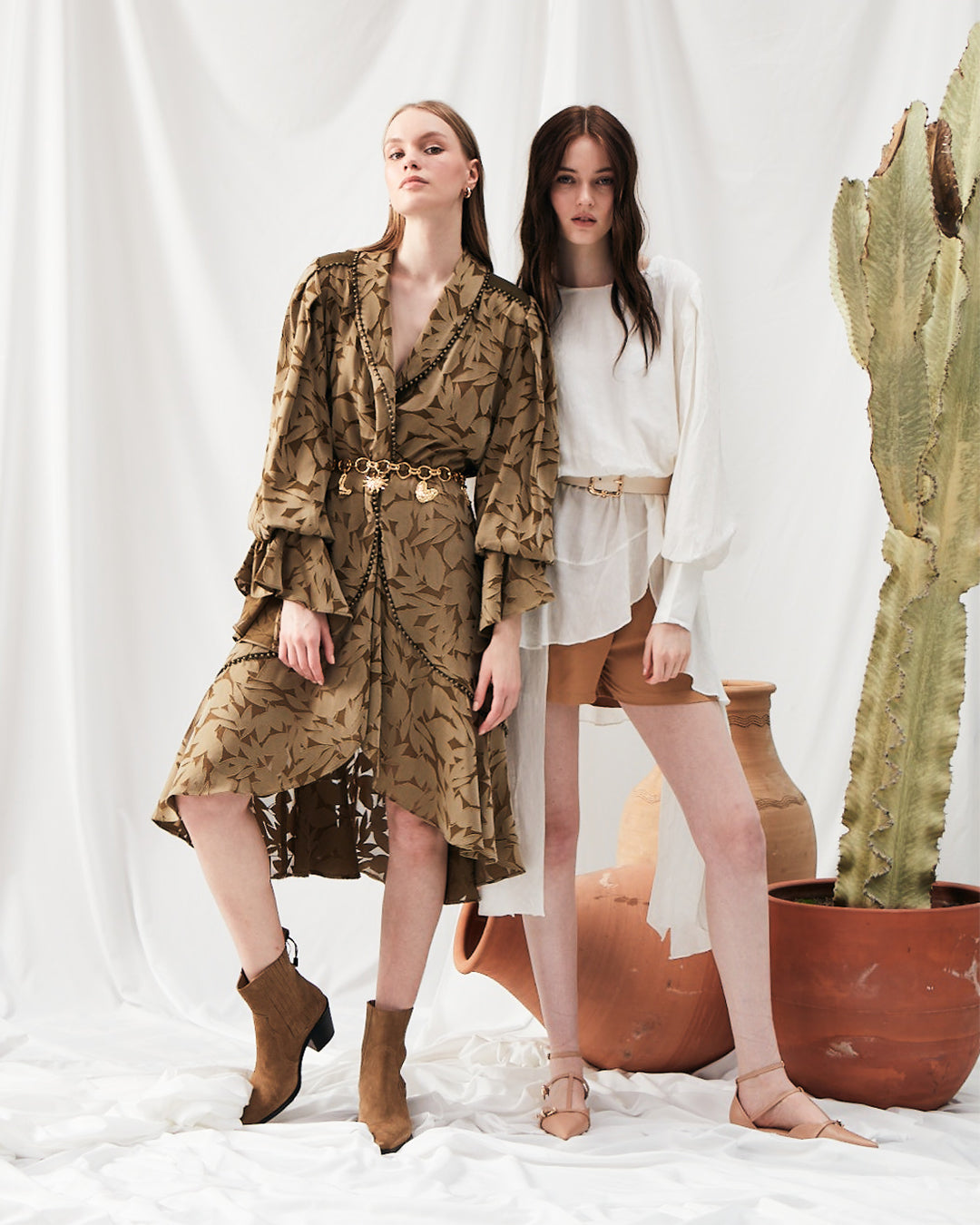 Yuvarlak Yaka Belden Büzgülü Sarkaçlı Tunik