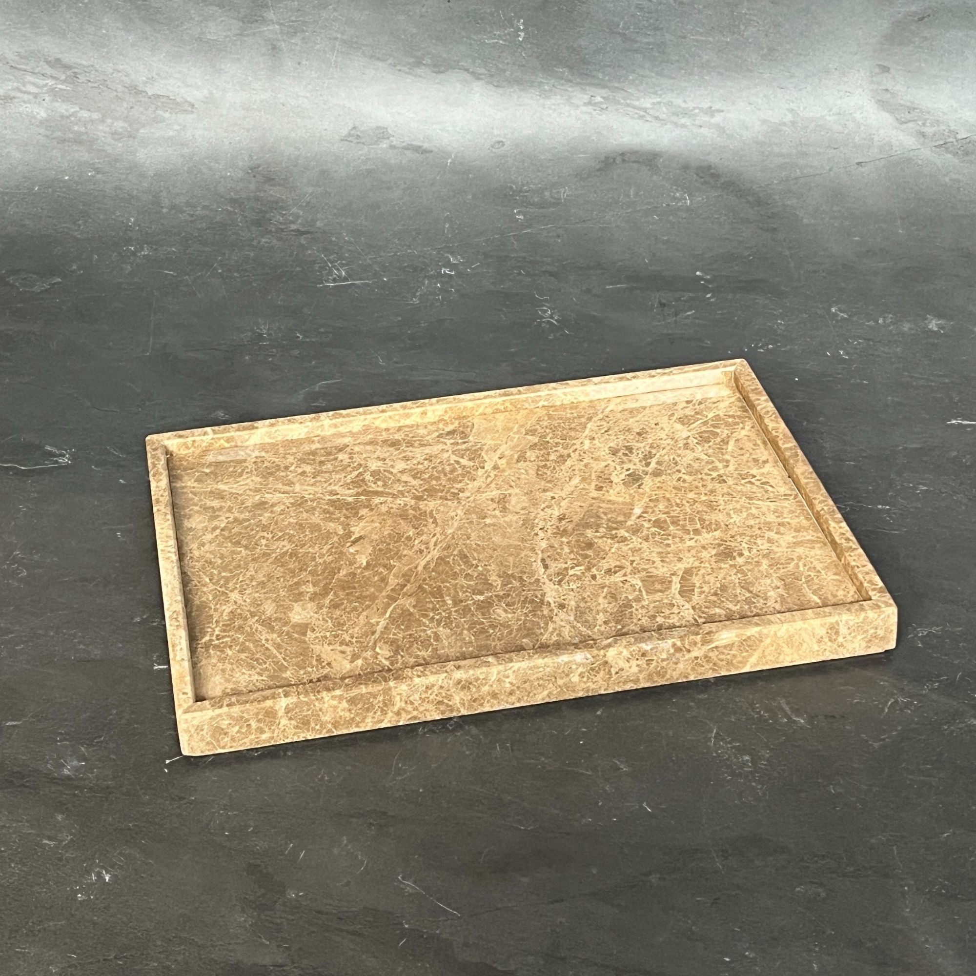 Basic Tepsi Orta Boy Emperador Light