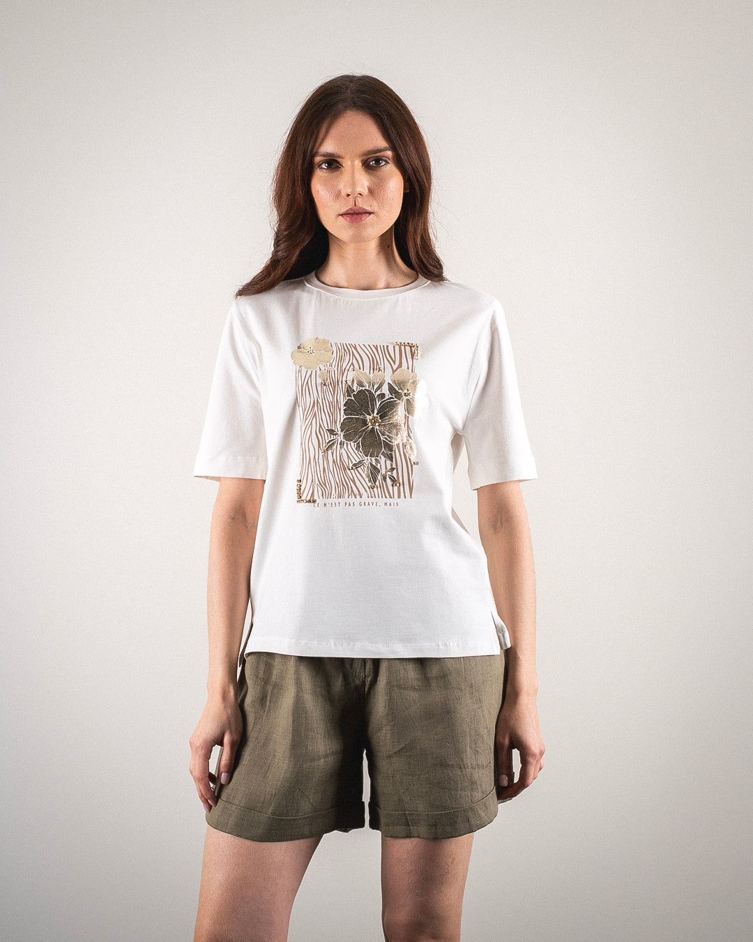 Yuvarlak Yaka Önü Taşlı ve Baskı Detaylı T-Shirt