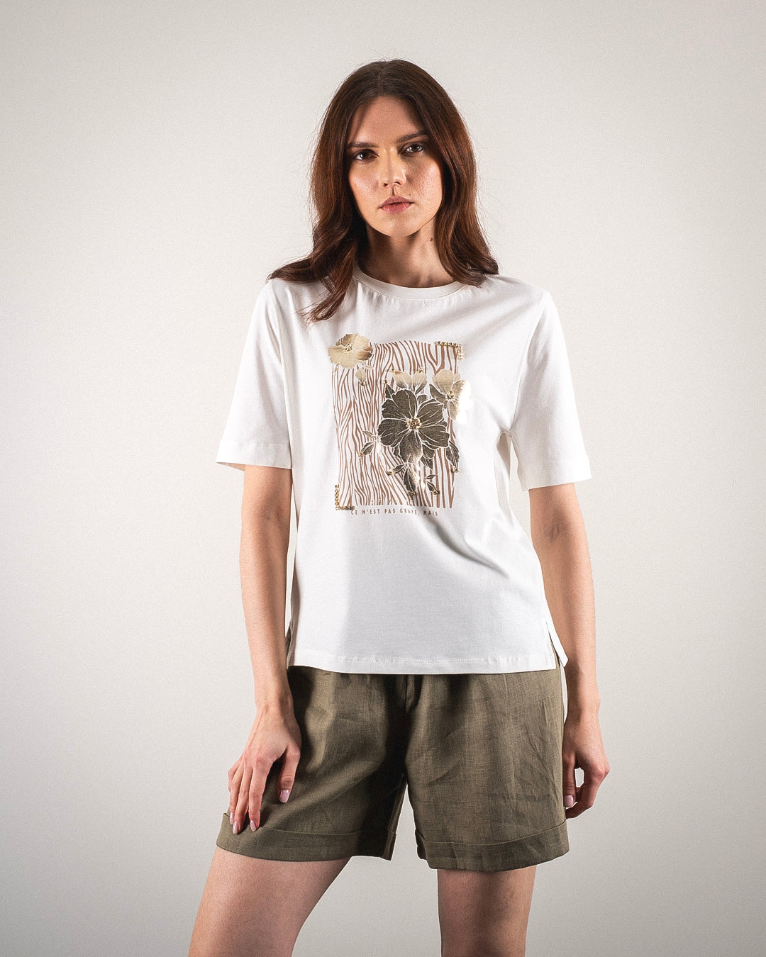 Yuvarlak Yaka Önü Taşlı ve Baskı Detaylı T-Shirt