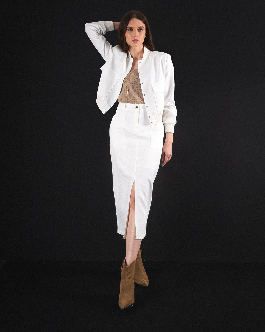 Yakası, Kolları ve Beli Ribanalı Önü Çıtçıtlı Ceket