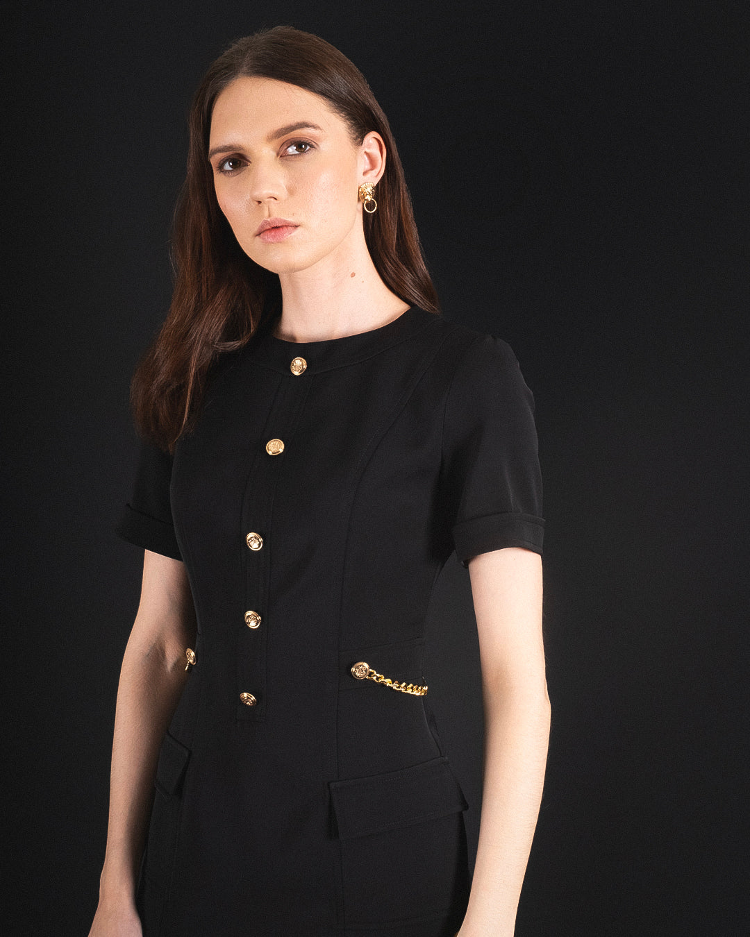 Yuvarlak Yaka Düğme ve Zincir Detaylı Kısa Kol Elbise