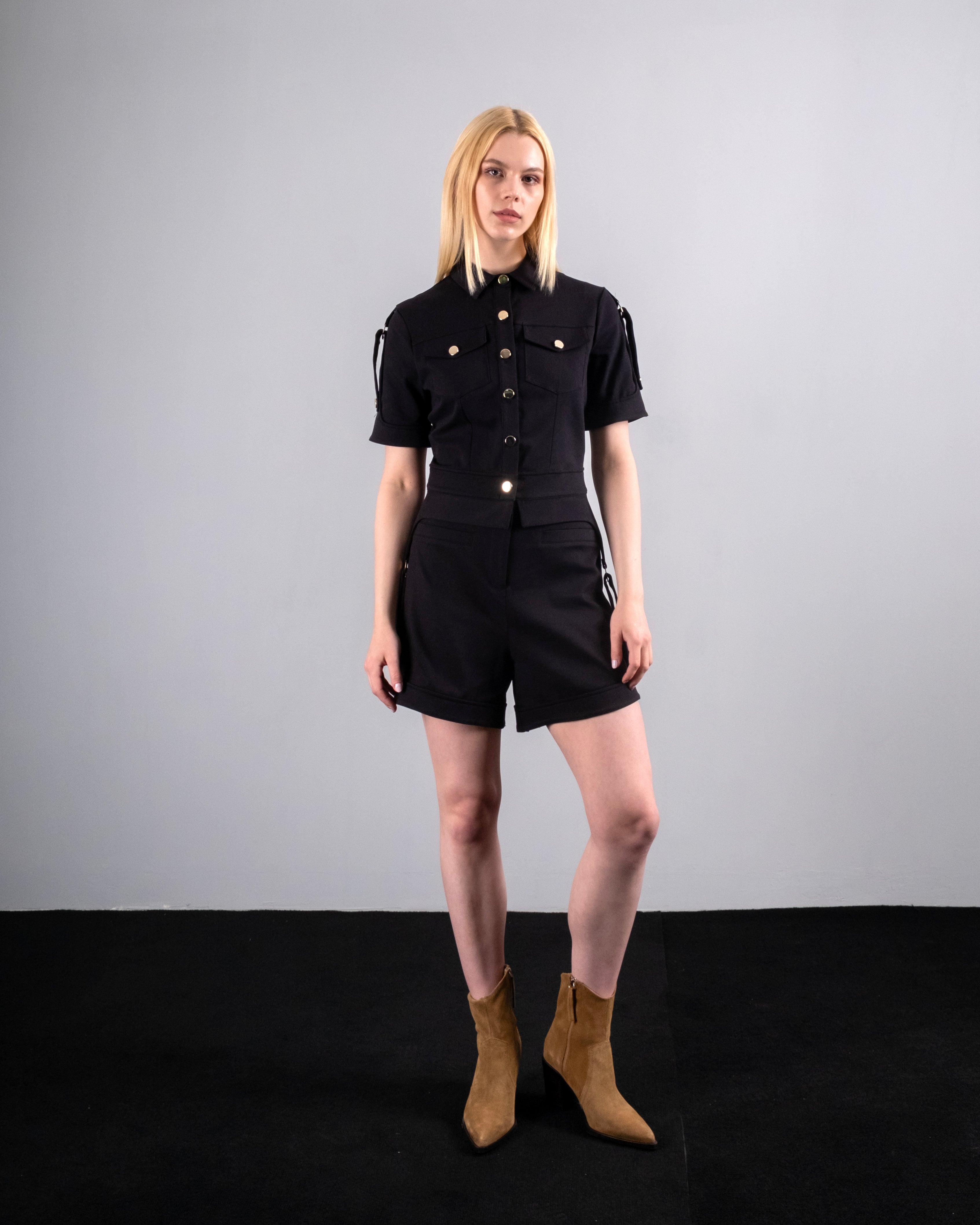 Gömlek Yaka Düğme Detaylı Kısa Kol Tulum