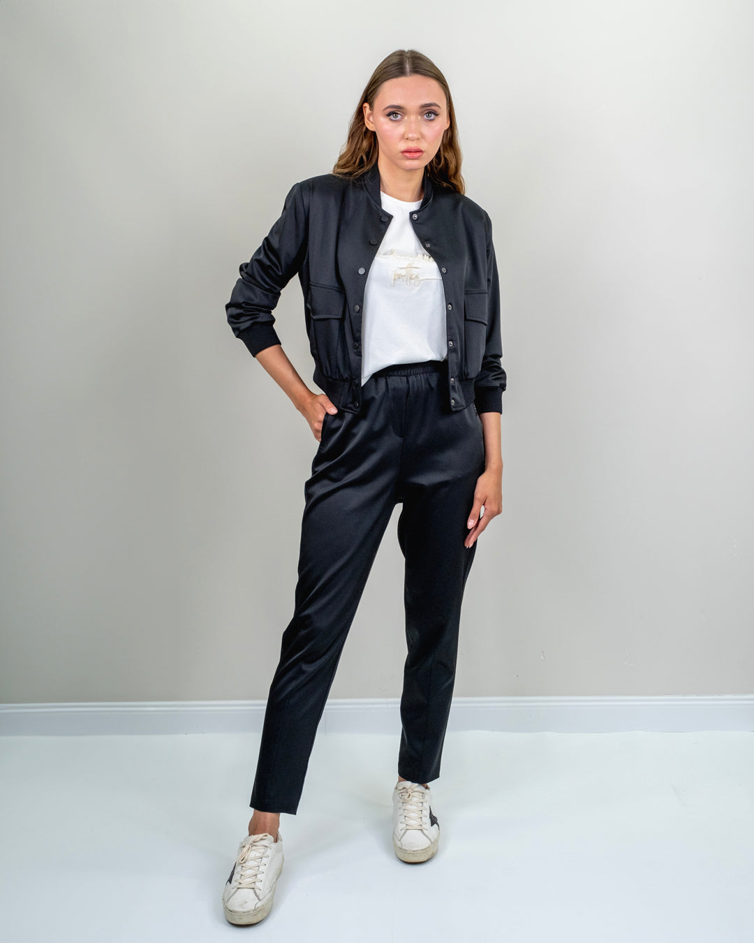 Snap Fastener on the Front and Elastic Waist Jacket - Trousers Sports Suit