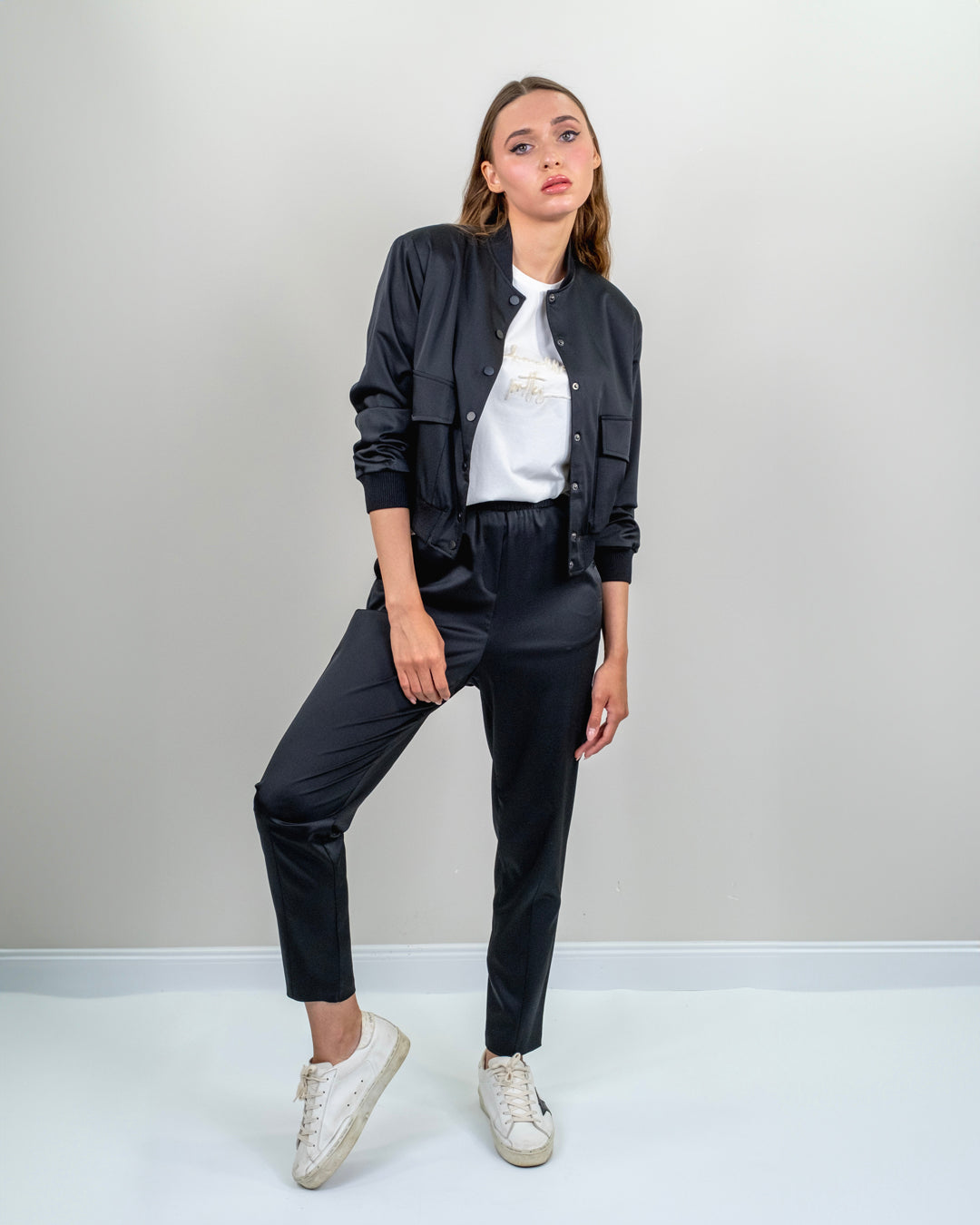 Snap Fastener on the Front and Elastic Waist Jacket - Trousers Sports Suit