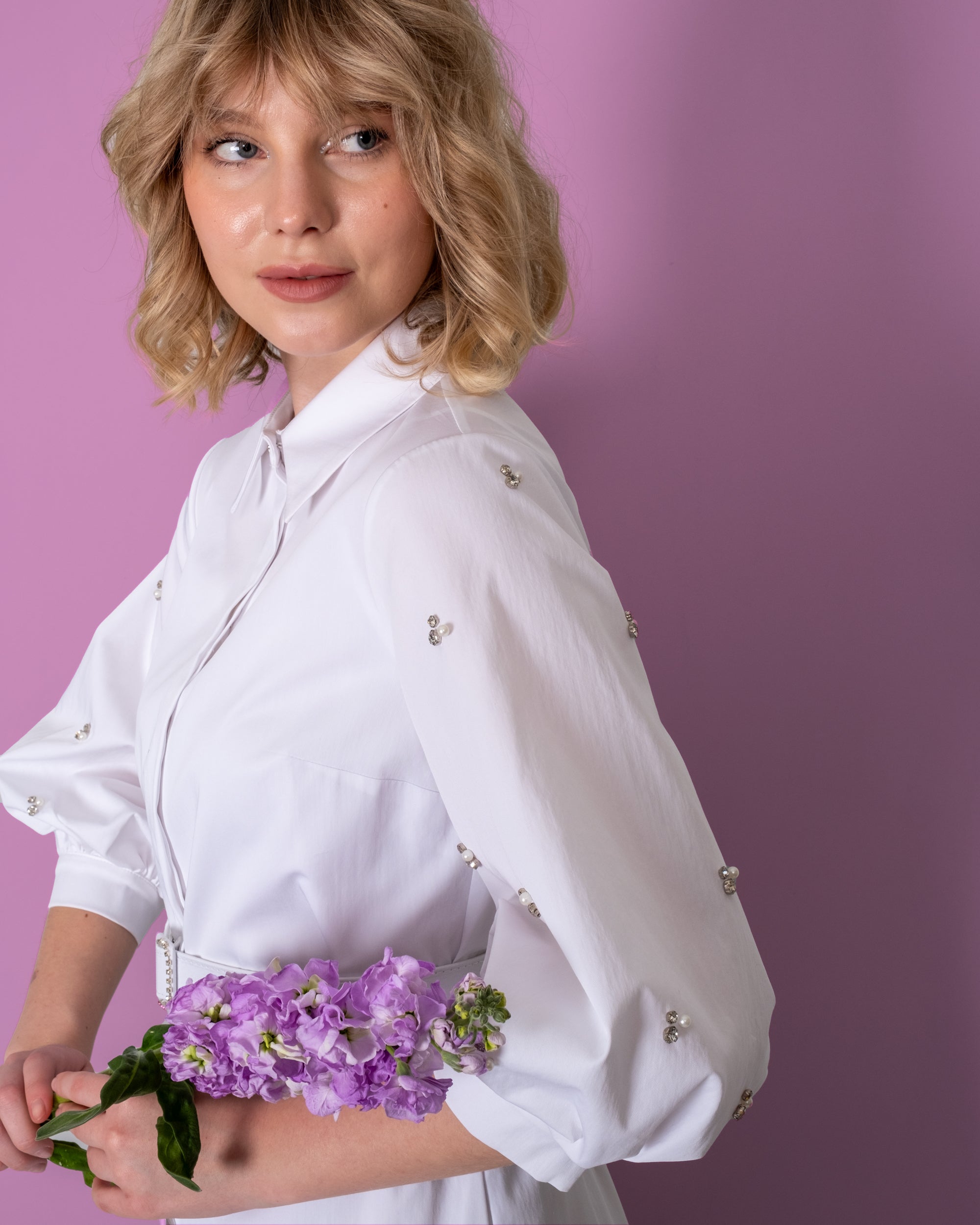 Gömlek Yaka Önü Patlı Kolları Taş İşlemeli Kemerli Elbise