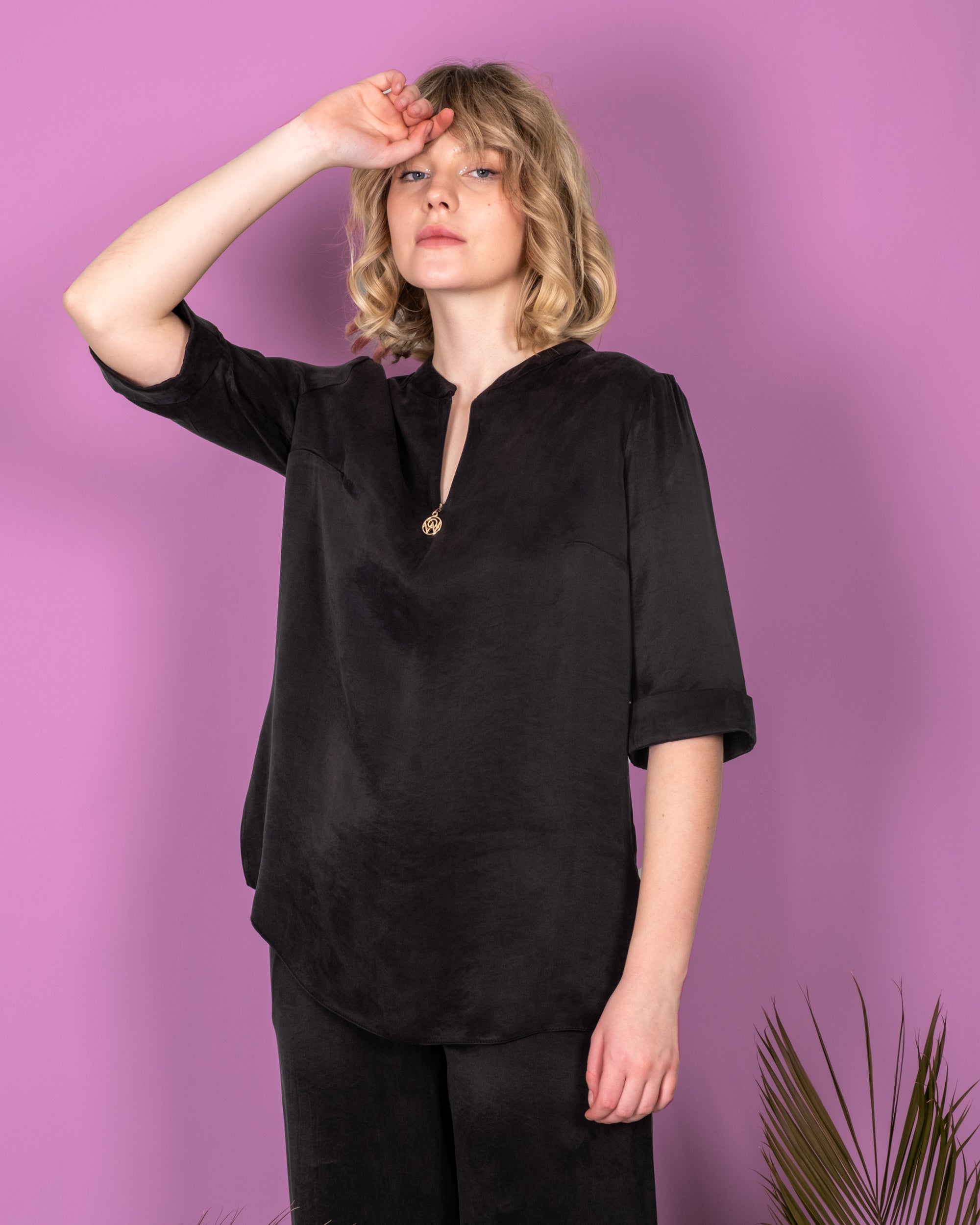 Yuvarlak Yaka Yarım Fermuarlı Kısa Kol Gömlek- Beli Lastikli Pantolon Takım