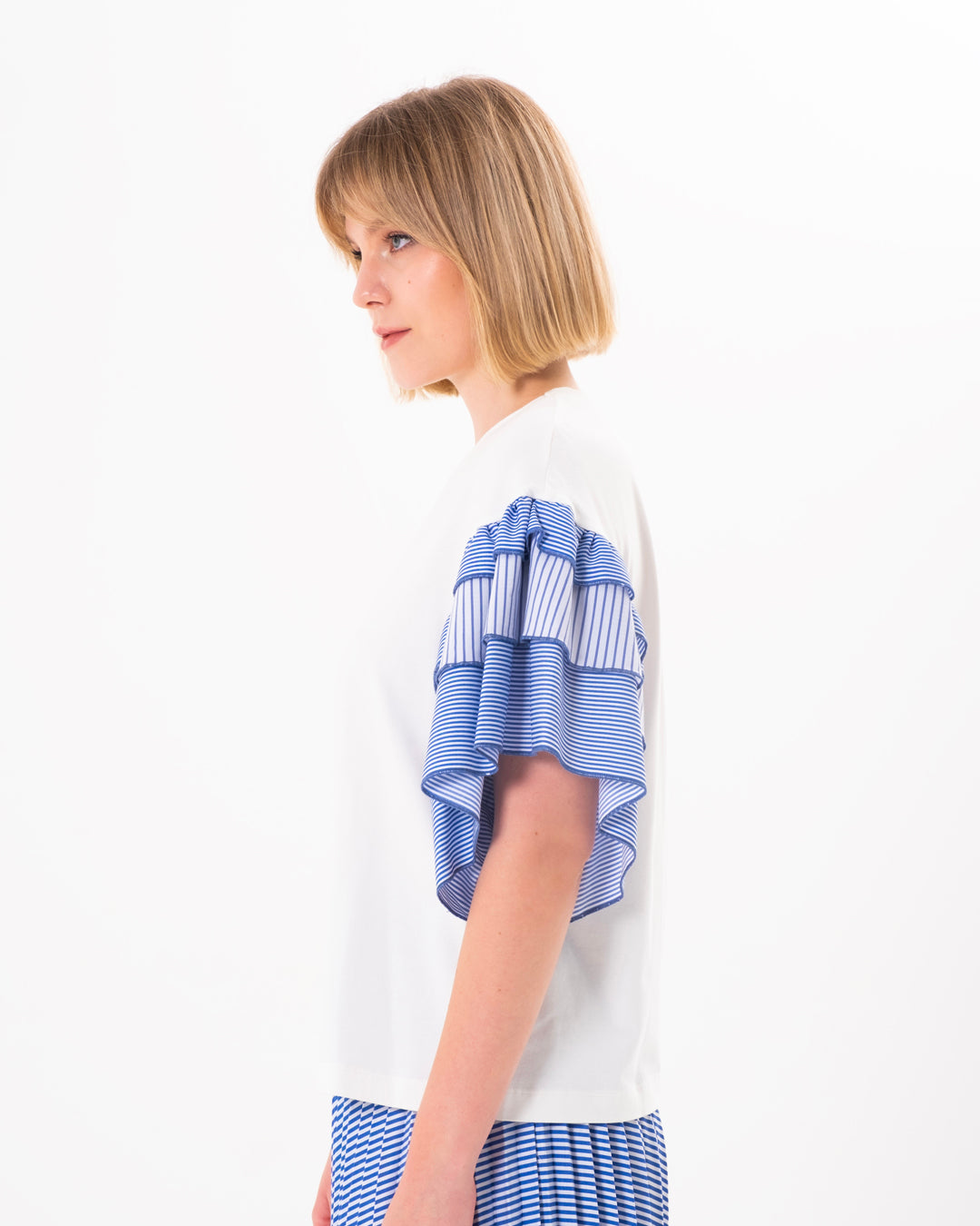 Yuvarlak Yaka Kolları Fırfırlı Bluz - Etek Takım