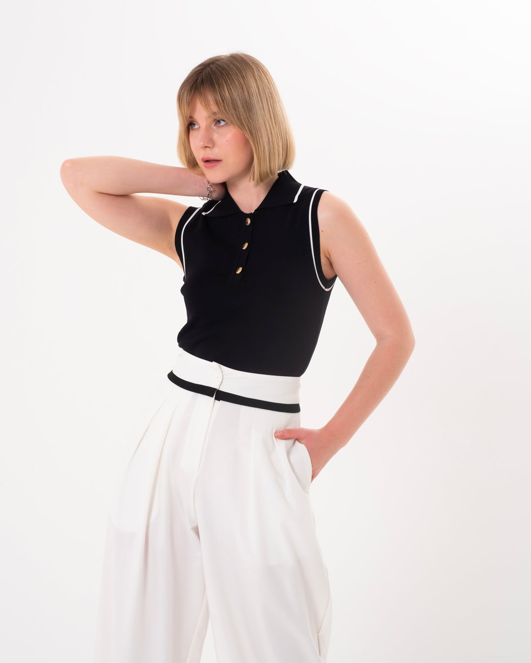 Polo Neck Button Detailed Zero Sleeve Fine Knit Blouse