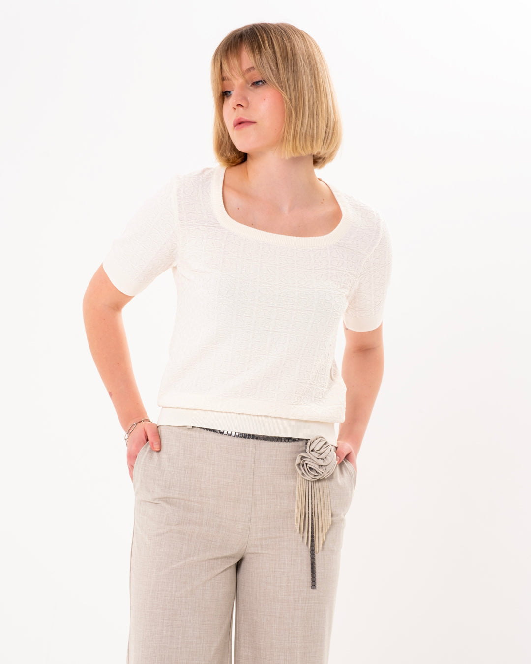 U Yaka Kısa Kol İnce Triko Bluz