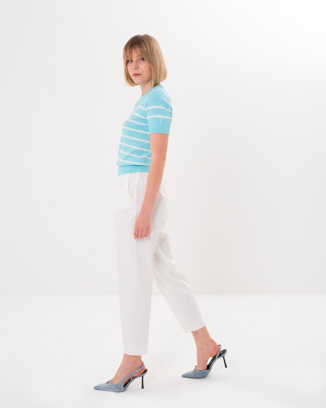 Yuvarlak Yaka Çizgili Kısa Kol İnce Triko Bluz