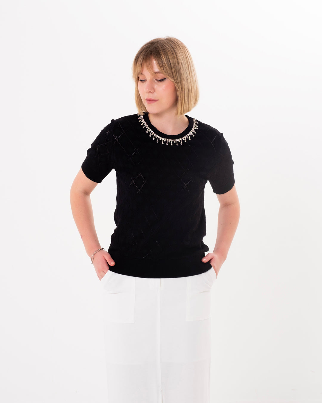 Round Neck, Stone Embroidered Short Sleeve Fine Knit Blouse