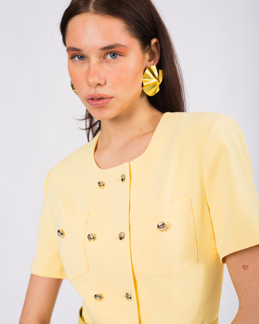 Yuvarlak Yaka Önü Düğme Detaylı İçi Astarlı Kısa Kollu Kemerli Elbise