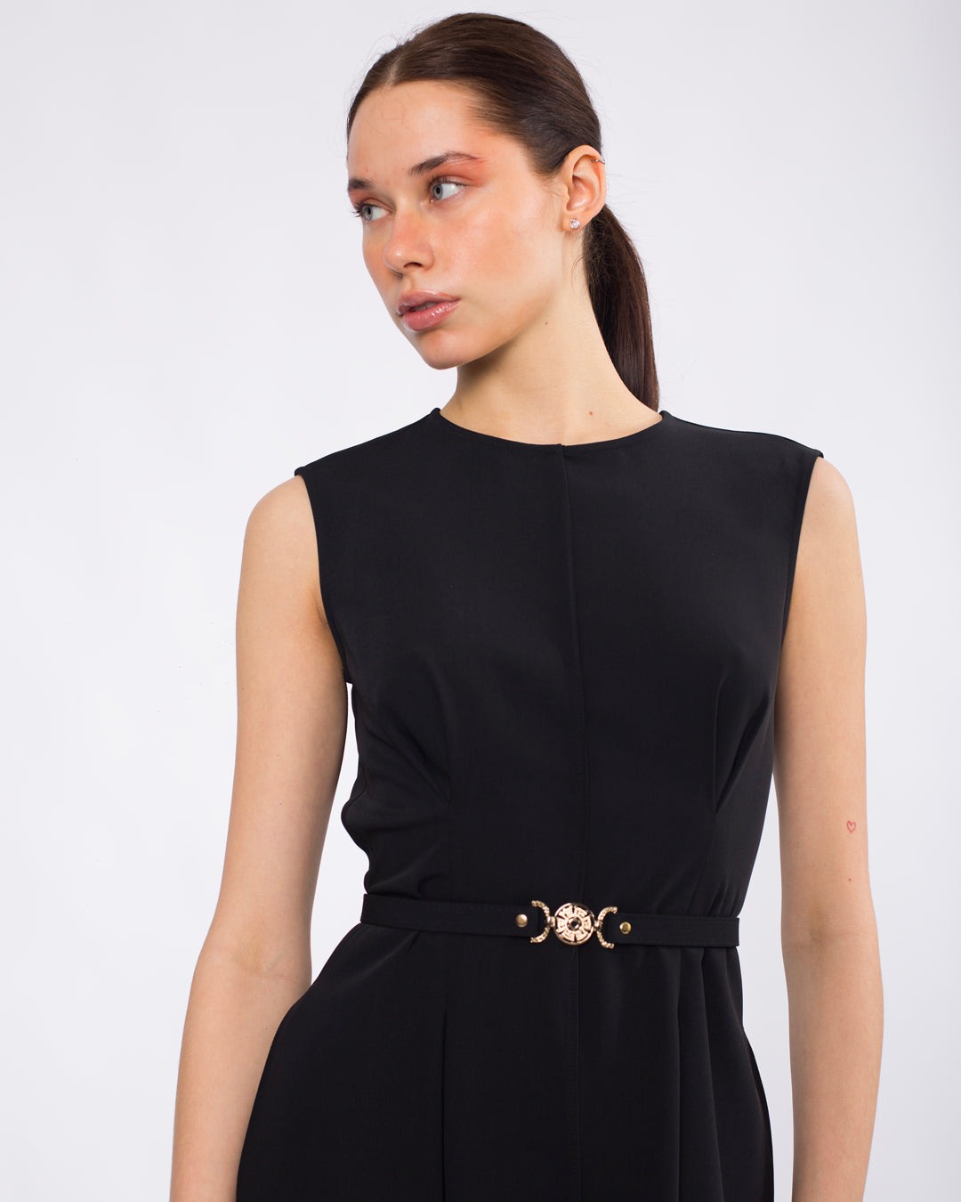 Yuvarlak Yaka, Kolsuz, Kemerli Elbise