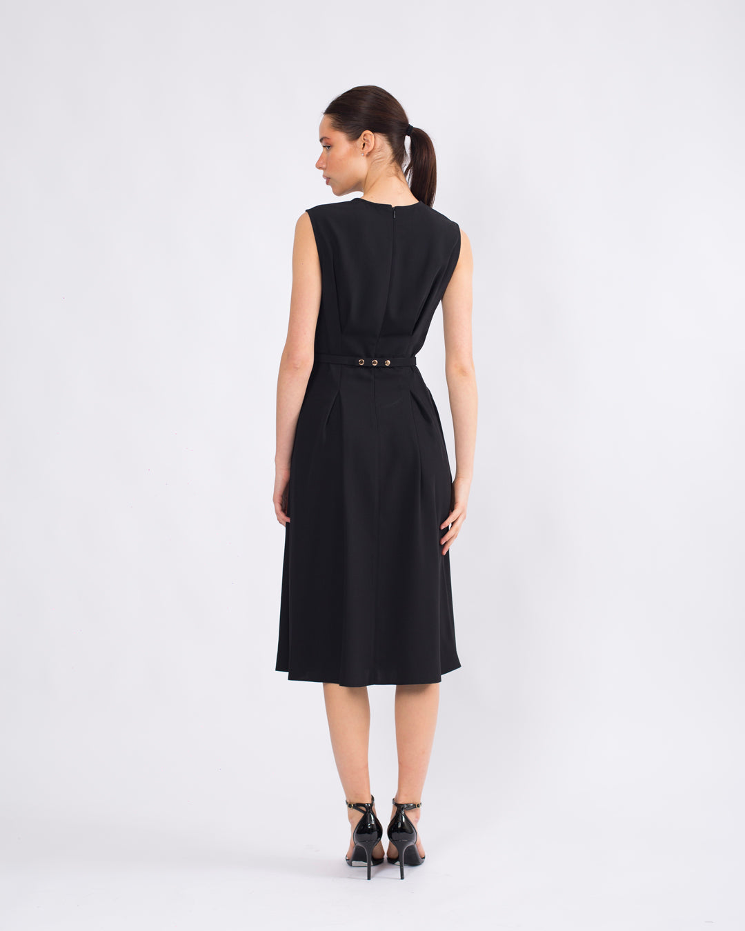 Yuvarlak Yaka, Kolsuz, Kemerli Elbise