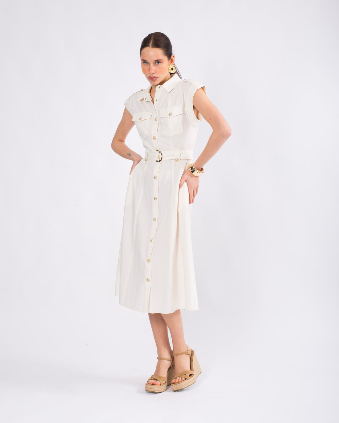 Gömlek Yaka Önü Düğme Detaylı Kolsuz Kemerli Elbise