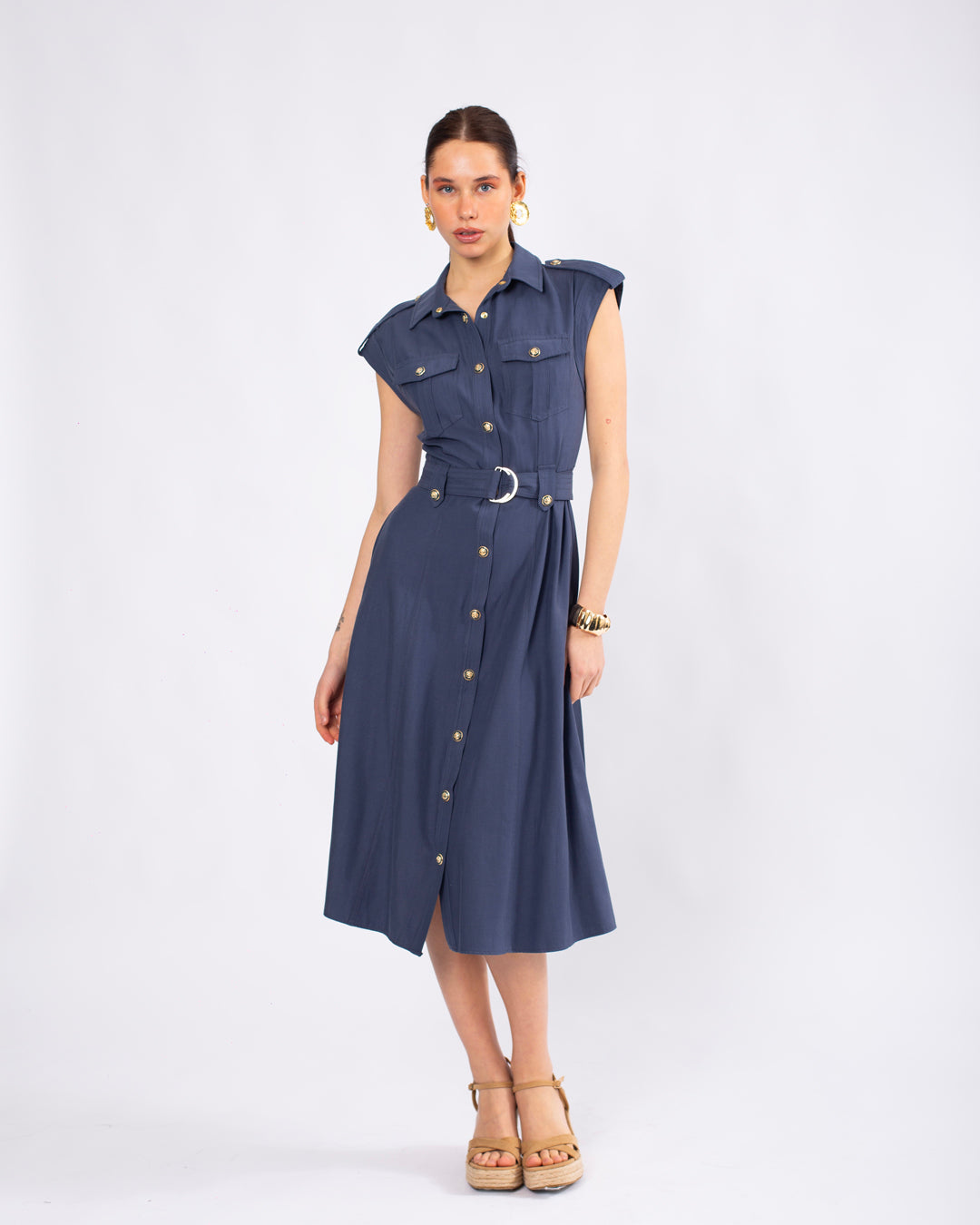 Gömlek Yaka Önü Düğme Detaylı Kolsuz Kemerli Elbise