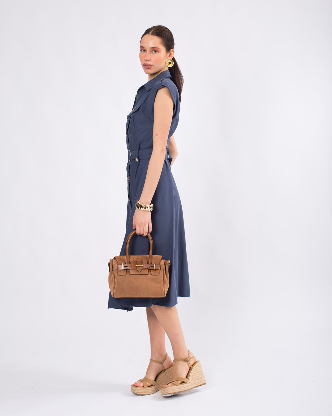 Gömlek Yaka Önü Düğme Detaylı Kolsuz Kemerli Elbise