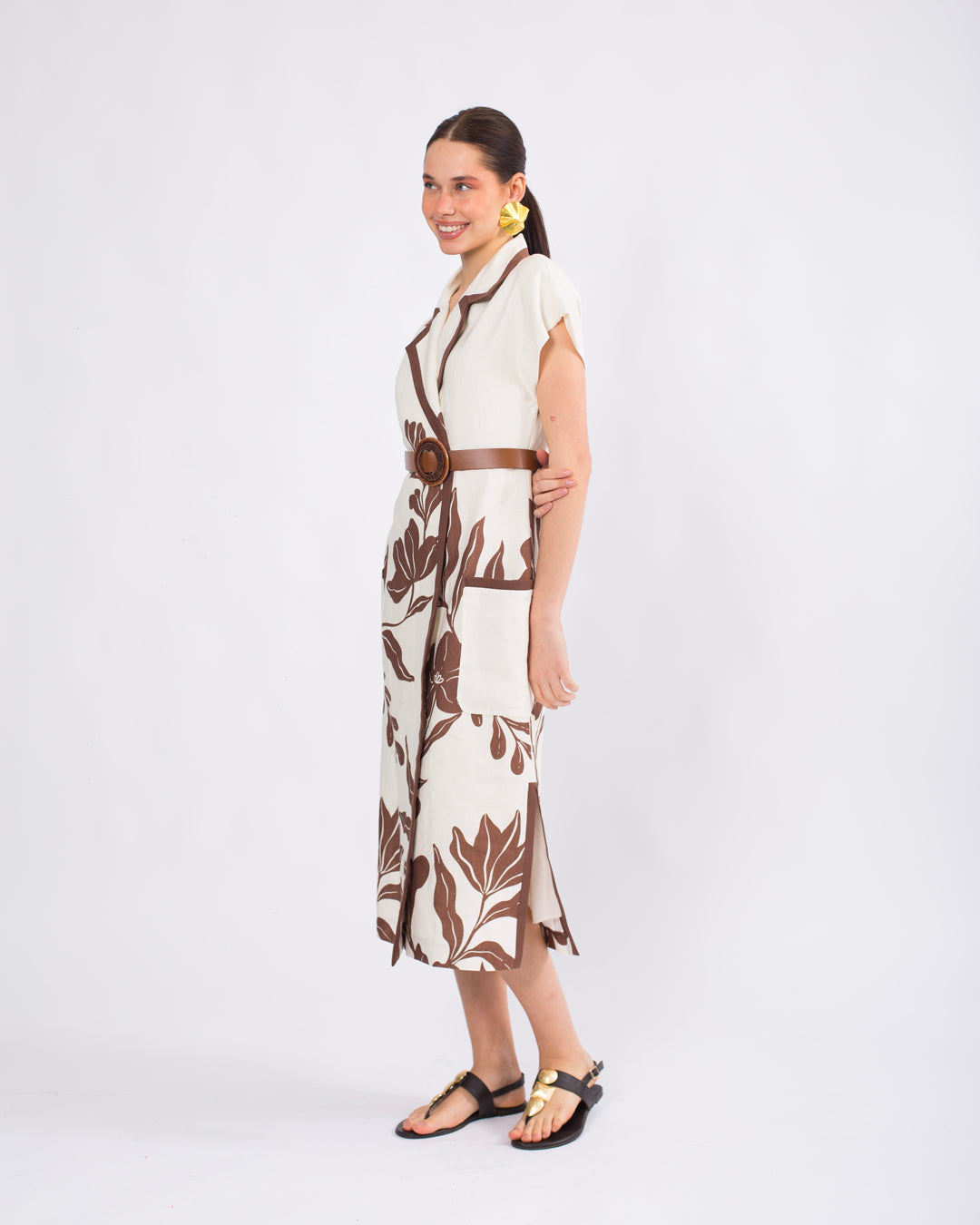 Geniş Yaka Önü Düğme Detaylı Kolsuz Kemerli Keten Elbise