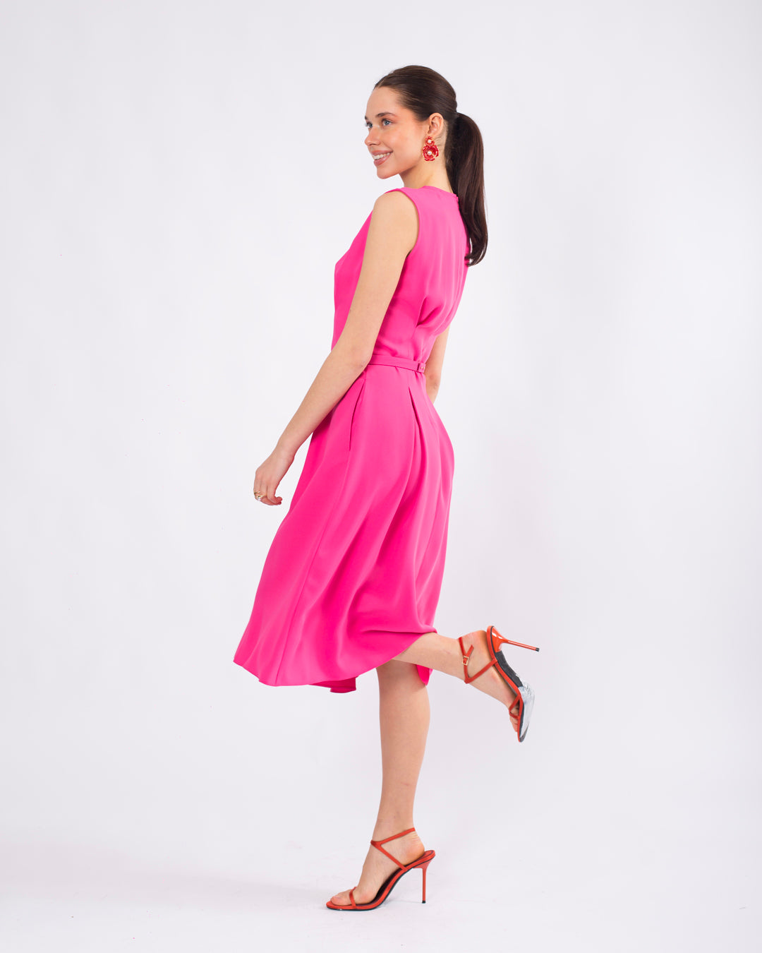 Yuvarlak Yaka, Kolsuz, Kemerli Elbise