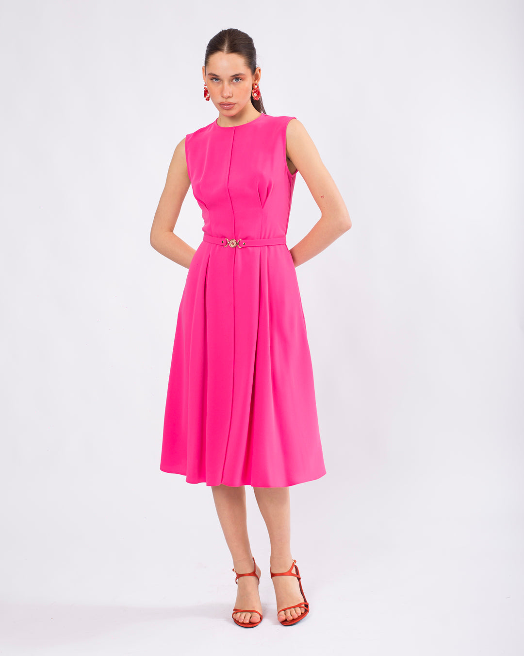 Yuvarlak Yaka, Kolsuz, Kemerli Elbise