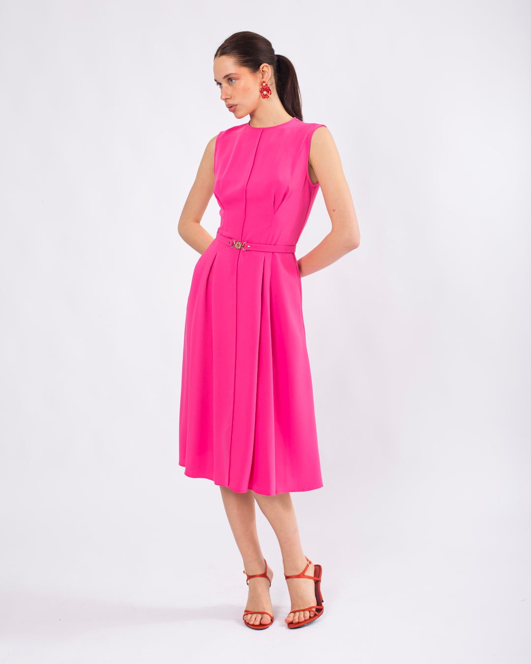 Yuvarlak Yaka, Kolsuz, Kemerli Elbise