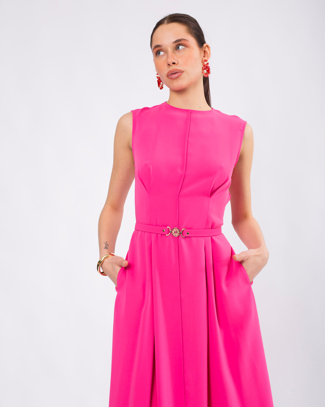 Yuvarlak Yaka, Kolsuz, Kemerli Elbise