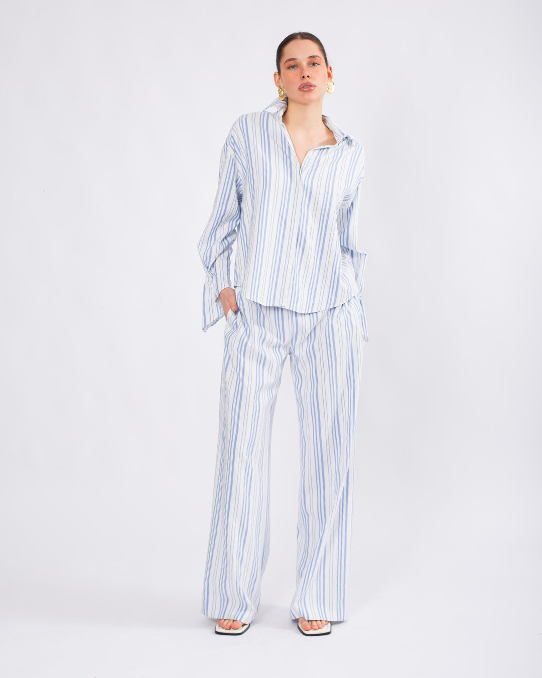 Gömlek Yaka Önü Patlı-Düğmeli Bluz - Beli Lastikli Pantolon Takım