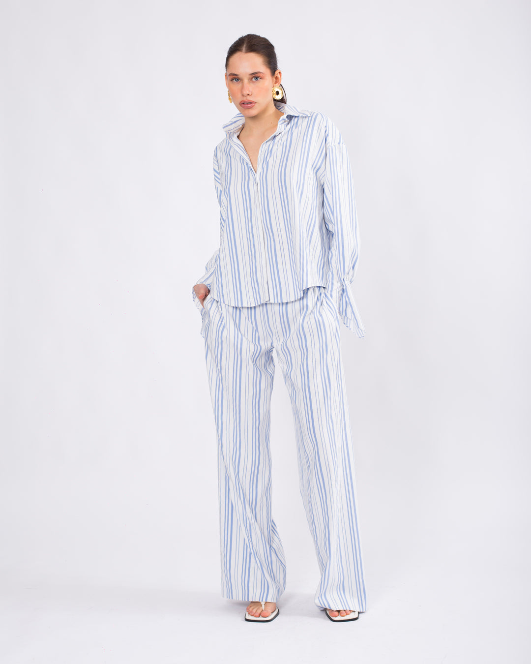 Gömlek Yaka Önü Patlı-Düğmeli Bluz - Beli Lastikli Pantolon Takım