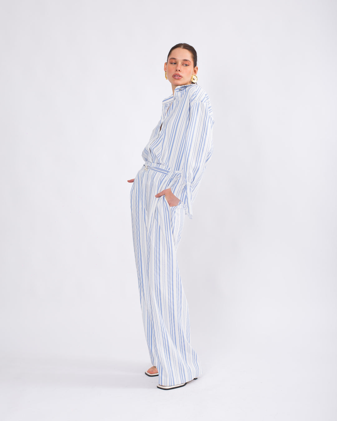 Gömlek Yaka Önü Patlı-Düğmeli Bluz - Beli Lastikli Pantolon Takım