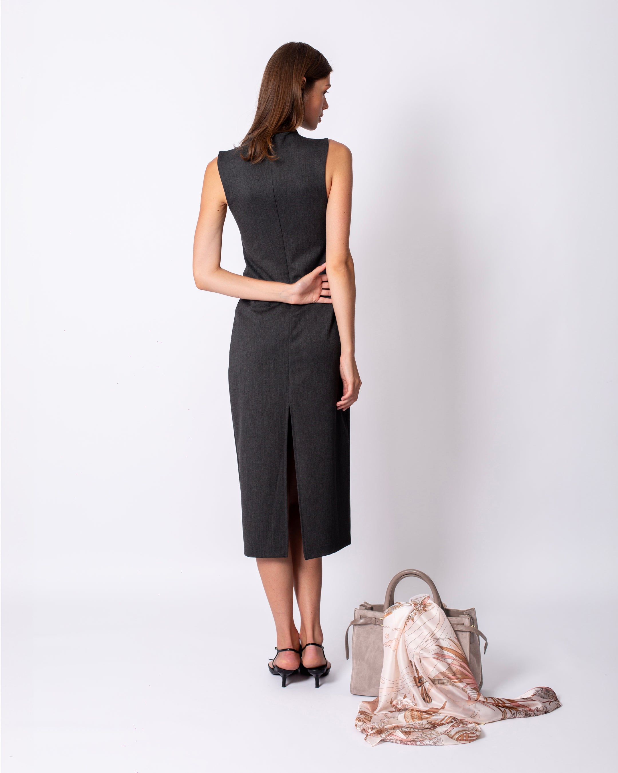 Yuvarlak Yaka İçi Astarlı Elbise