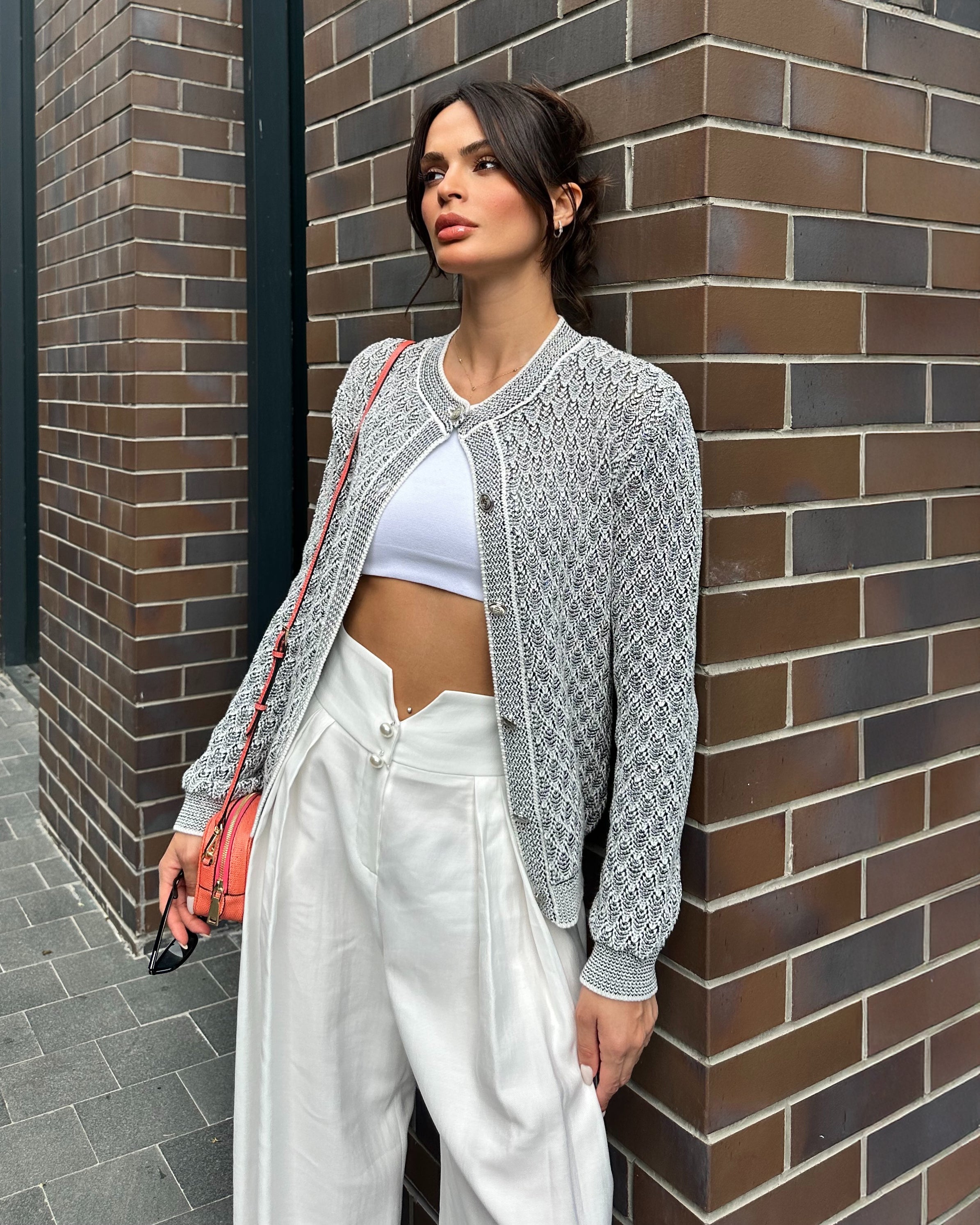 Önü Düğme Detaylı, Pilili Geniş Paça Pantolon