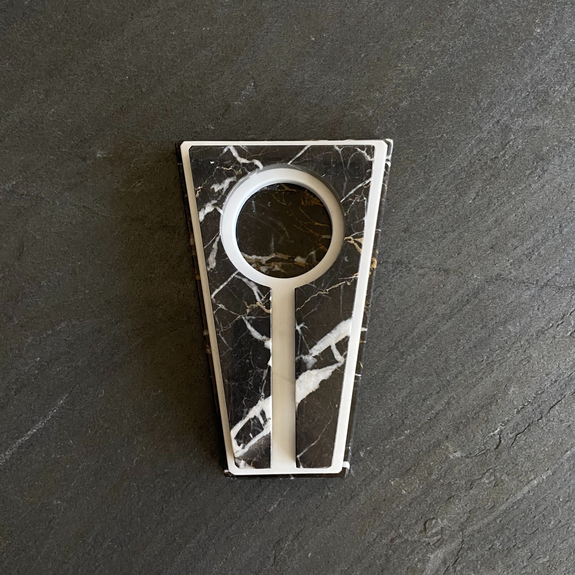 3 Katlı Üçgen Küllük Siyah