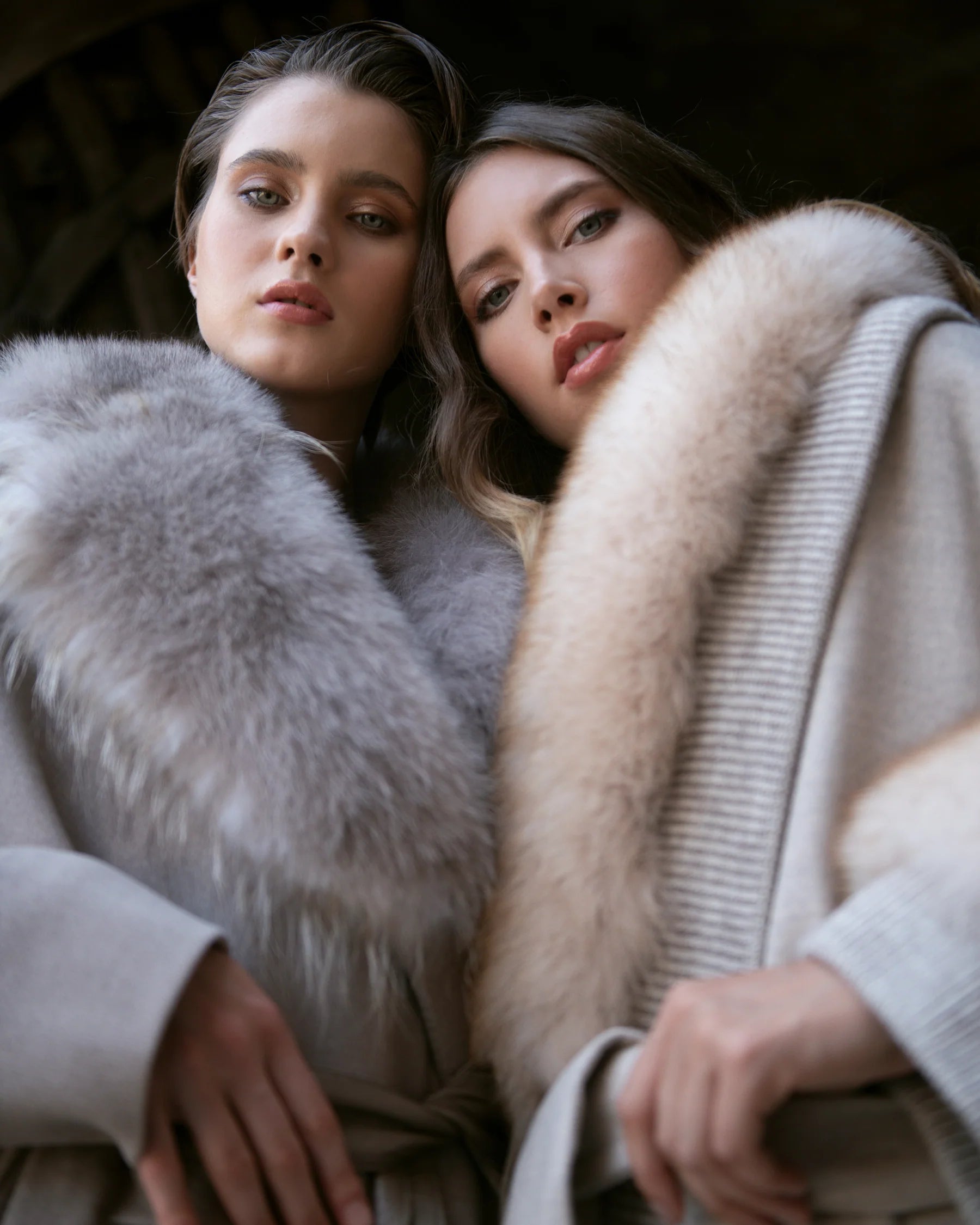 Yakası ve Kolları Kürklü Kemerli Cashmere Uzun Kaban