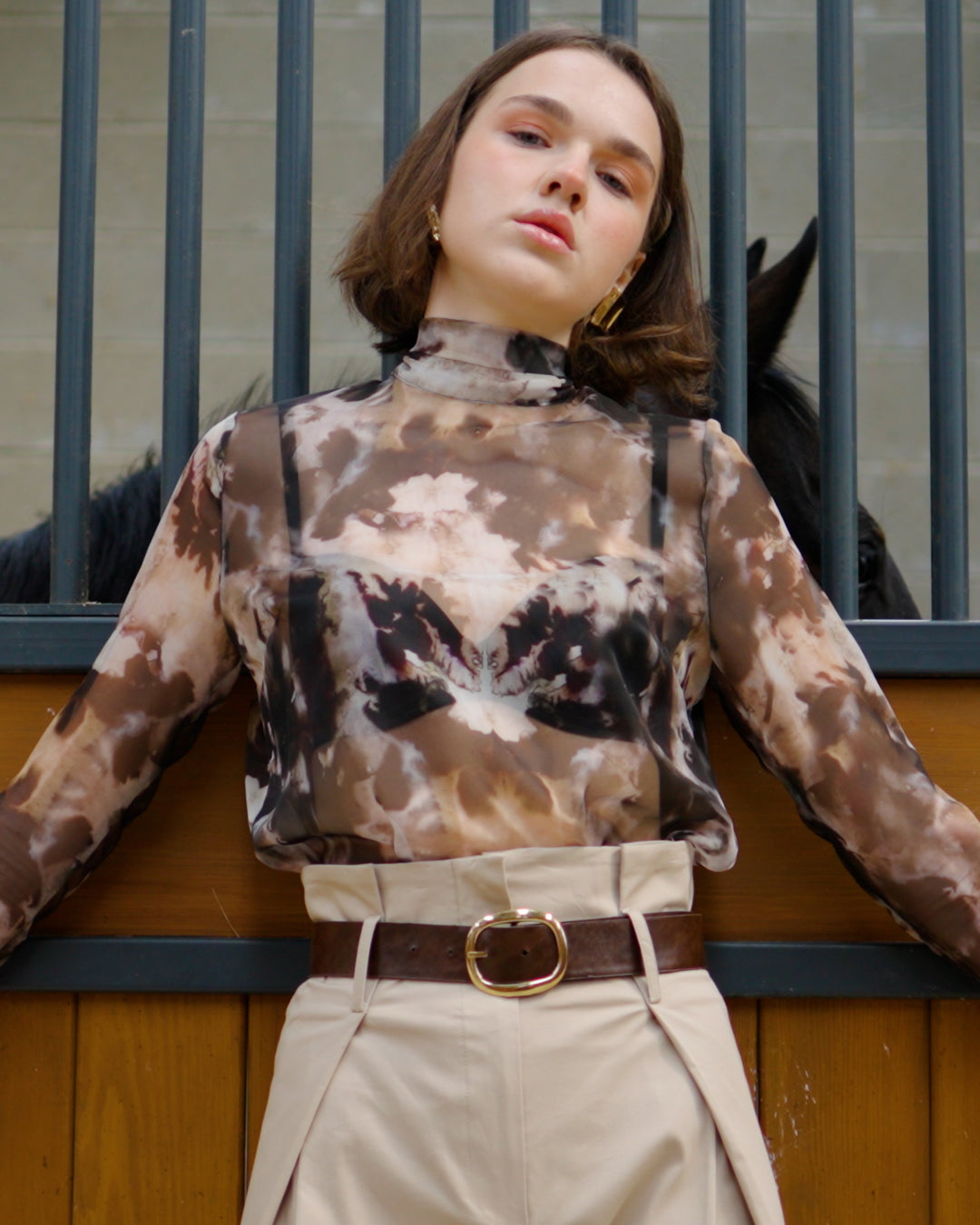 Boyundan Bağlamalı Şifon Bluz