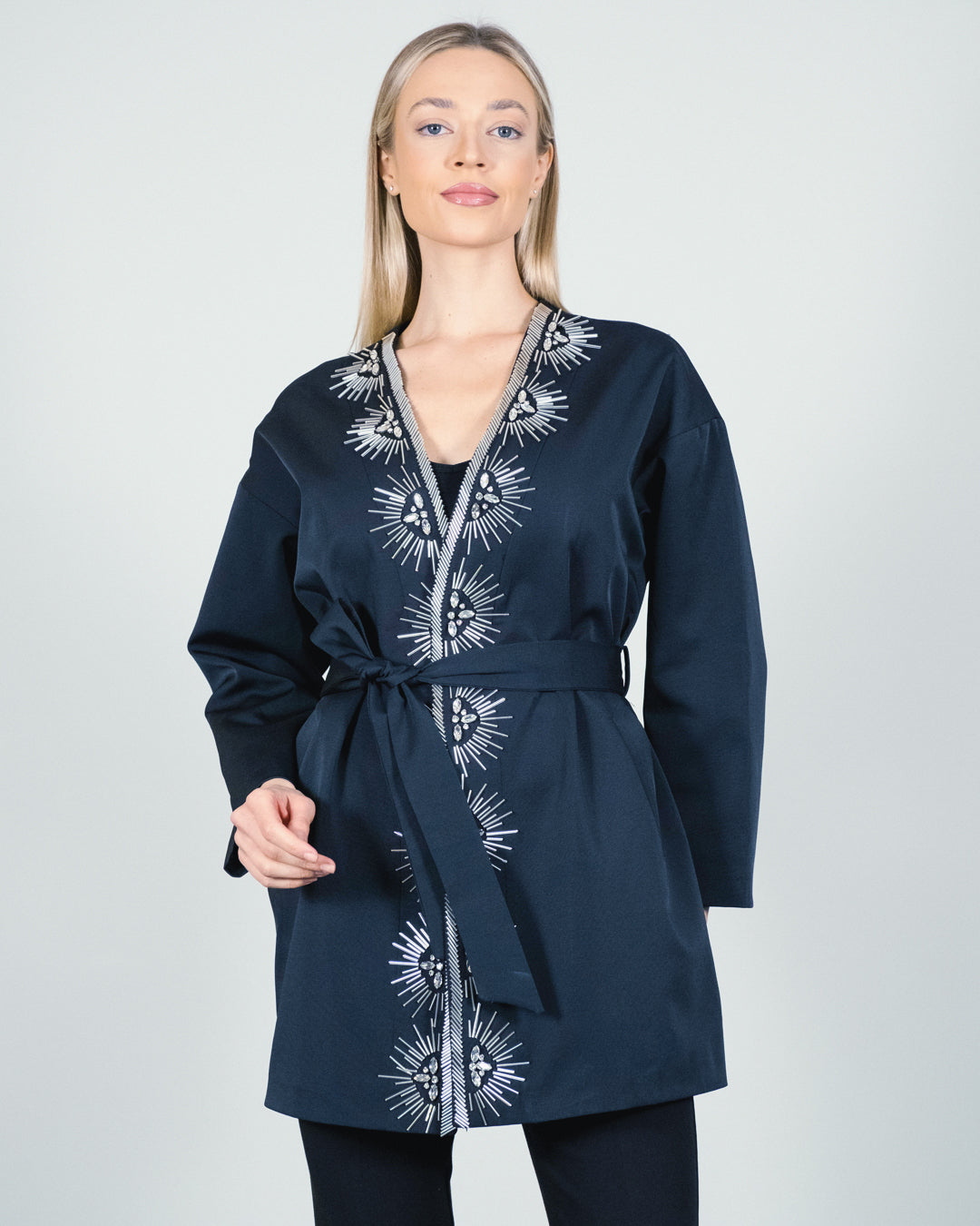 Önü Taş Detaylı Kuşaklı Ceket