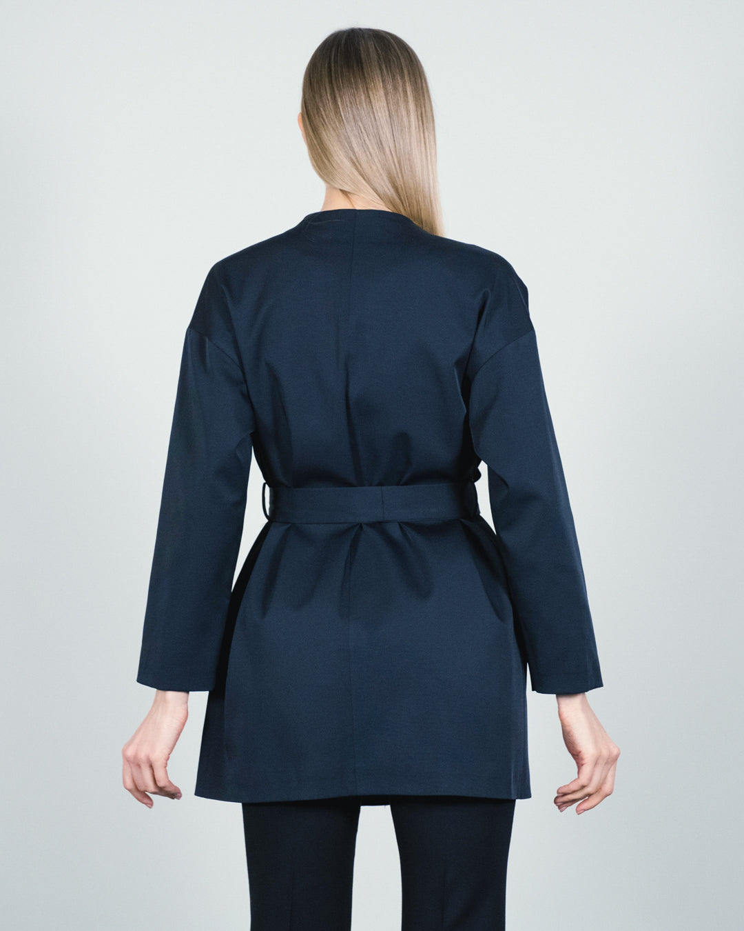 Önü Taş Detaylı Kuşaklı Ceket