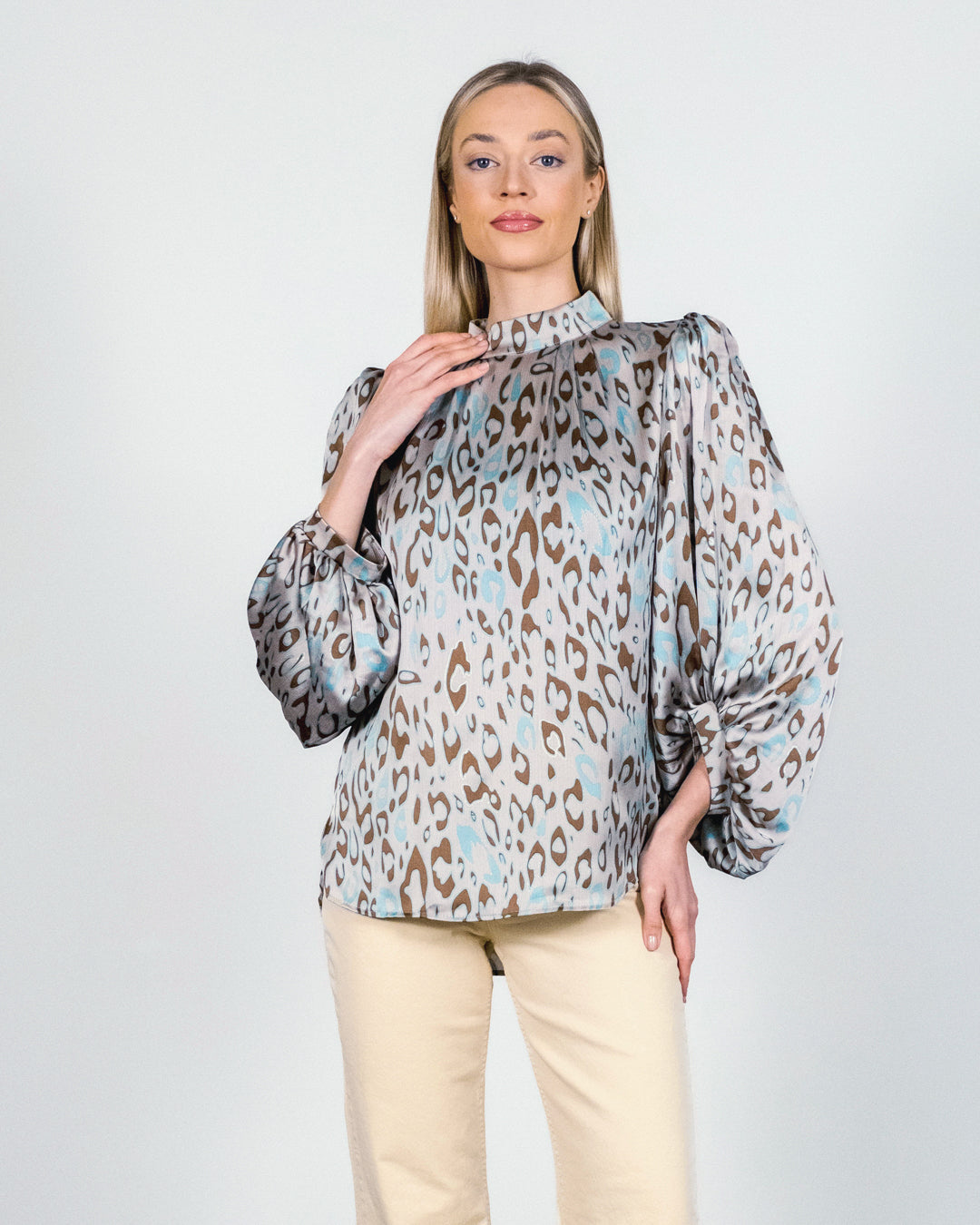 Leopar Desenli Kolları Büzgülü Bluz