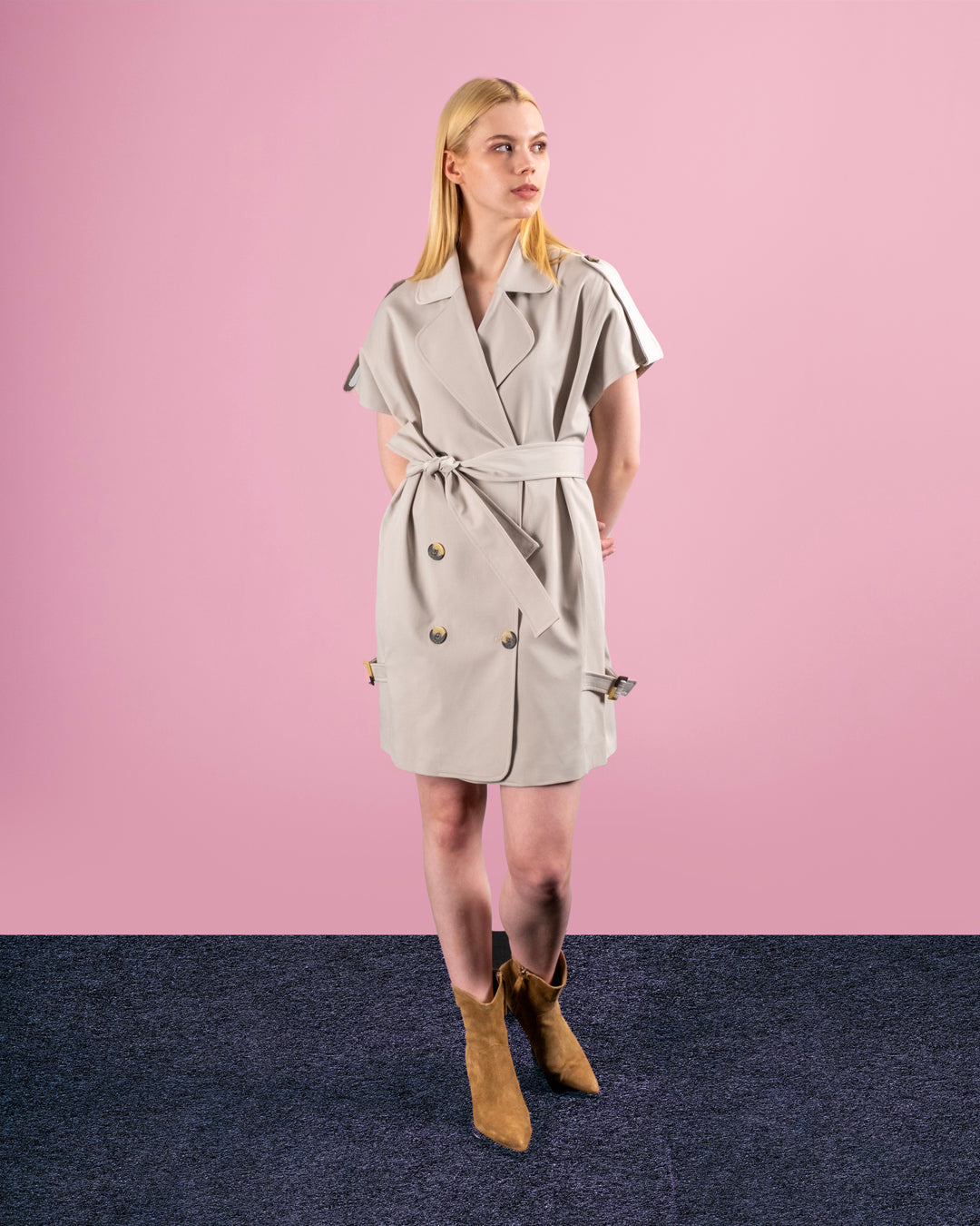 Button Detailed Belted Sleeveless Short Trench Coat