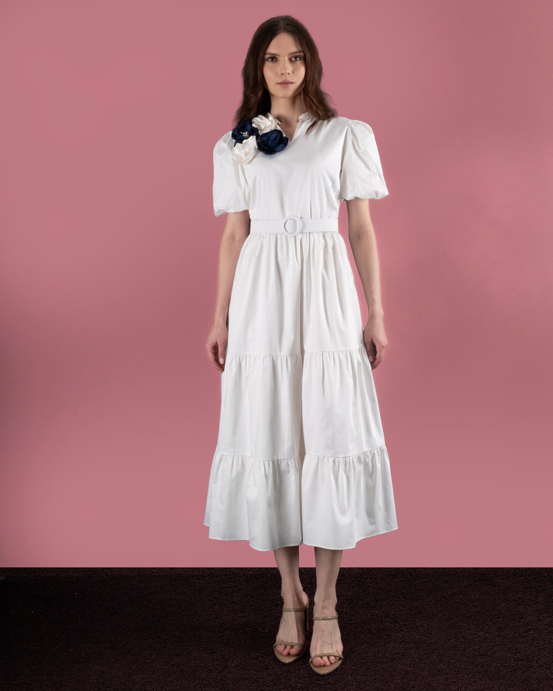 Short Sleeve Belted Dress with Flower Embroidery on the Shoulder