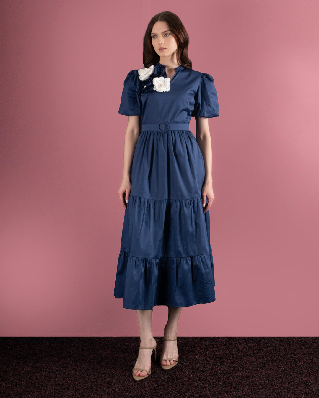 Short Sleeve Belted Dress with Flower Embroidery on the Shoulder