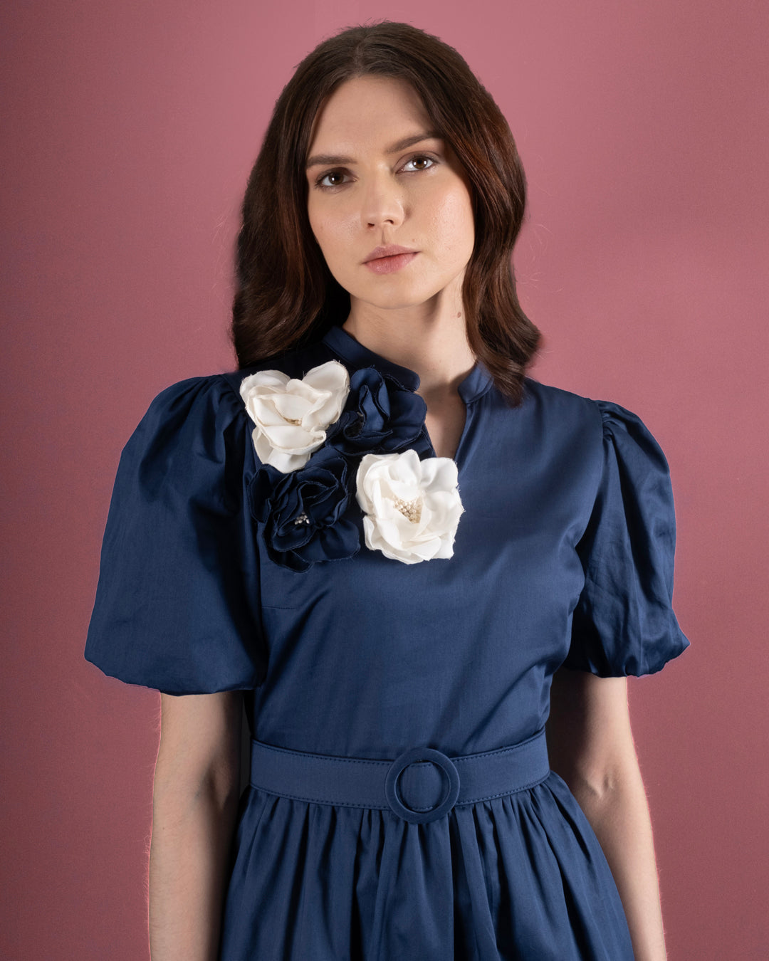 Short Sleeve Belted Dress with Flower Embroidery on the Shoulder