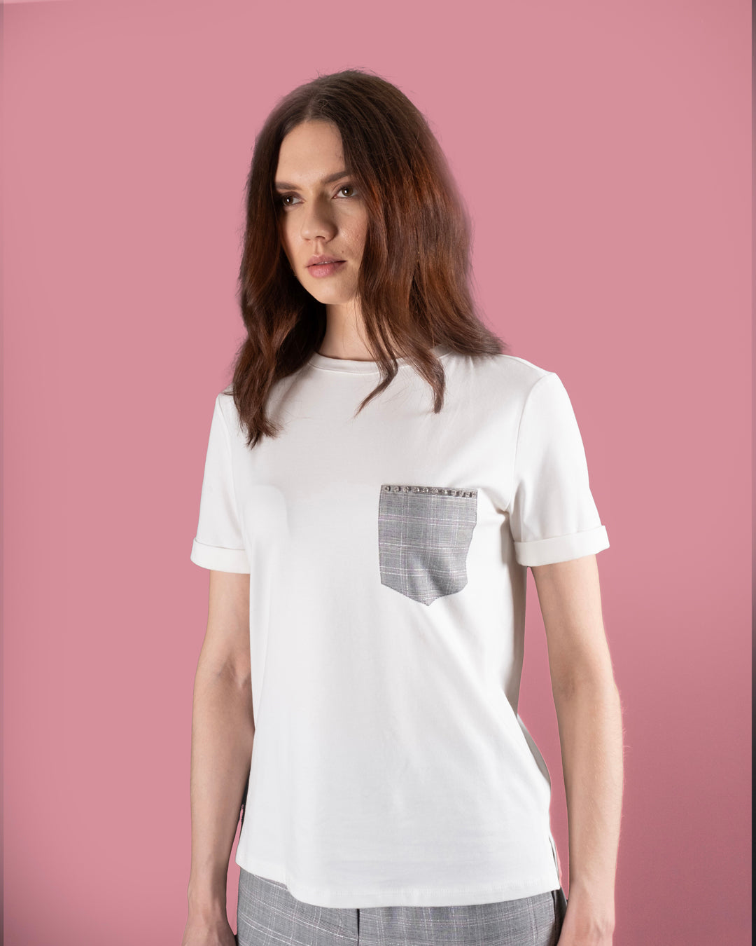 Yuvarlak Yaka Cebi Taş İşlemeli T-Shirt
