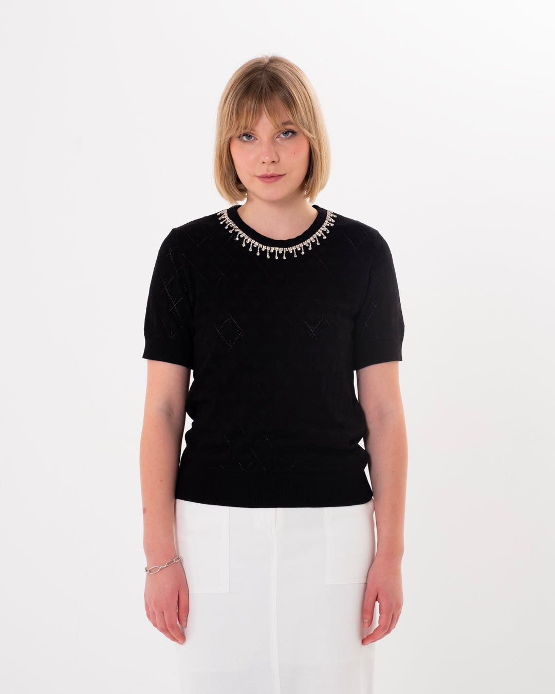 Round Neck, Stone Embroidered Short Sleeve Fine Knit Blouse